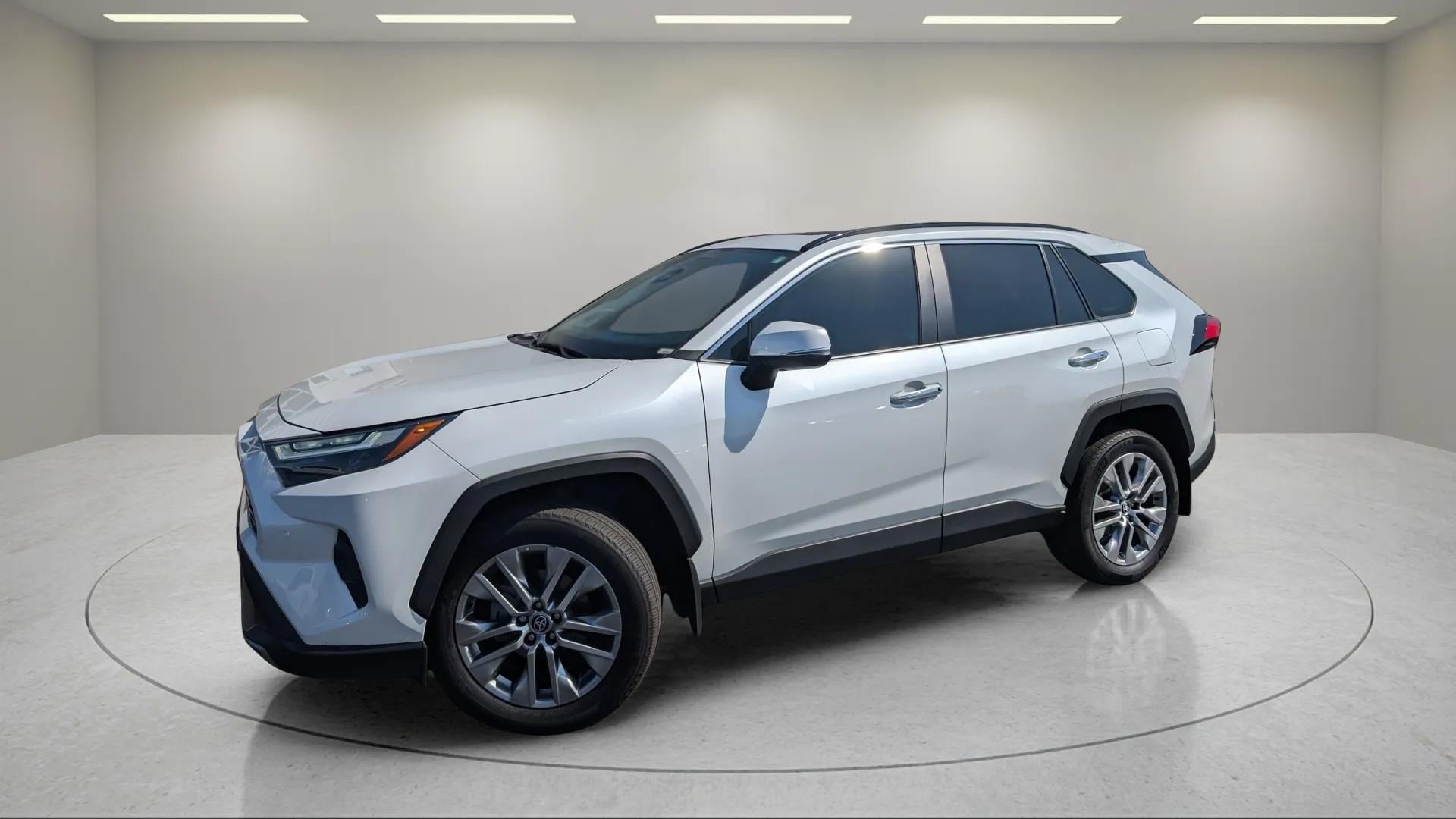 2023 Toyota RAV4 Limited's photo