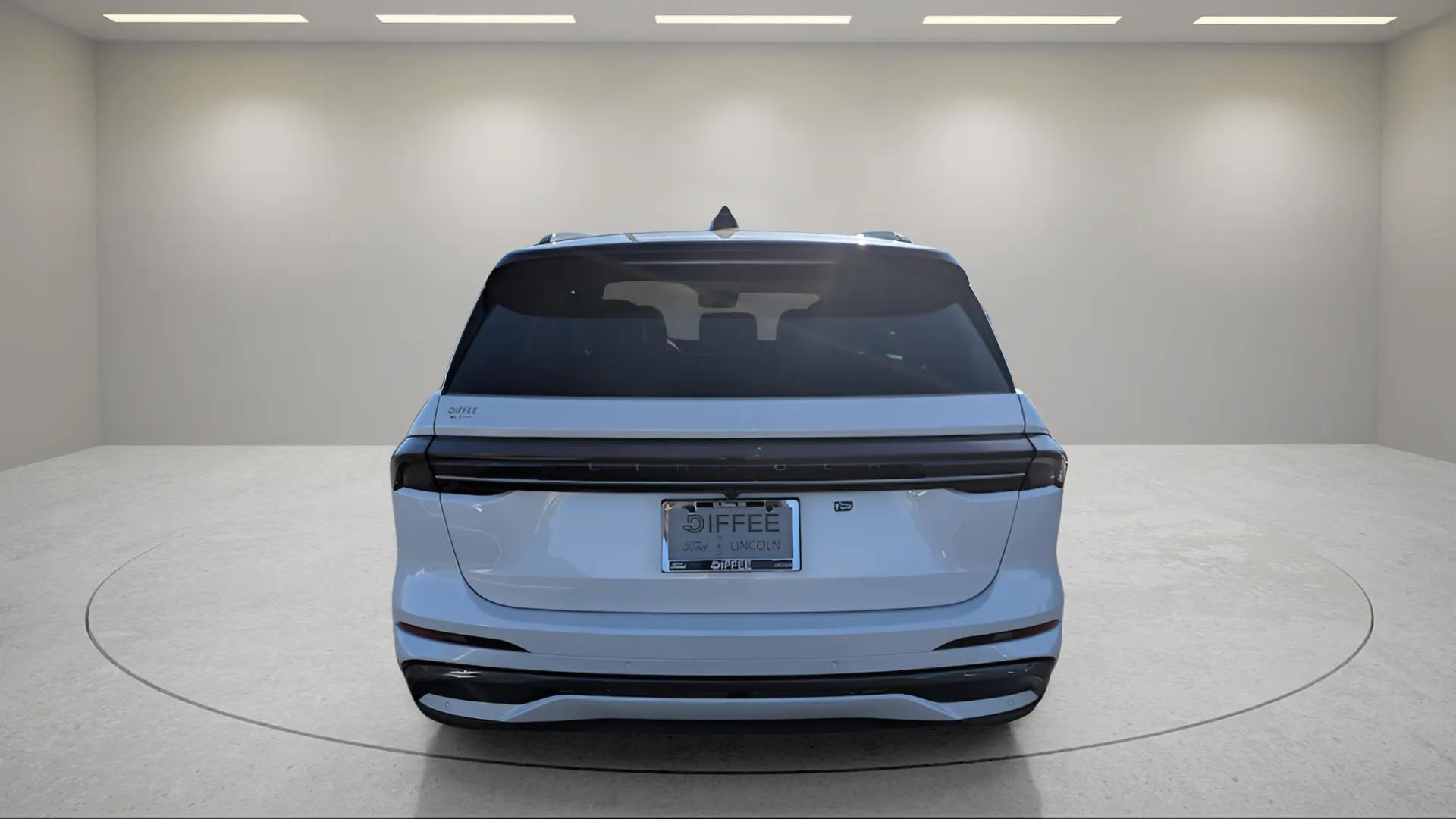 2024 Lincoln Nautilus Black Label photo 3