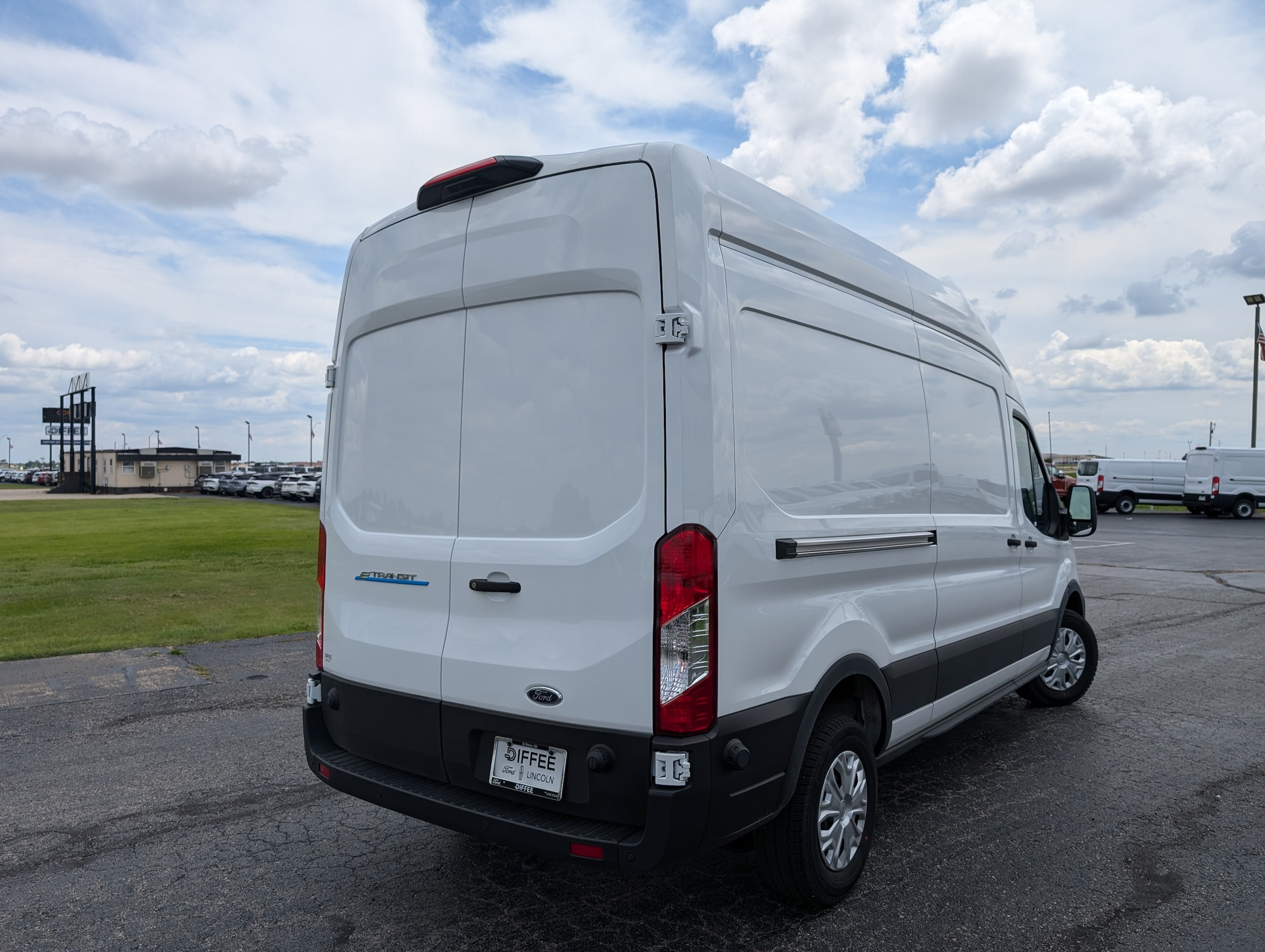 2023 Ford Transit photo 4