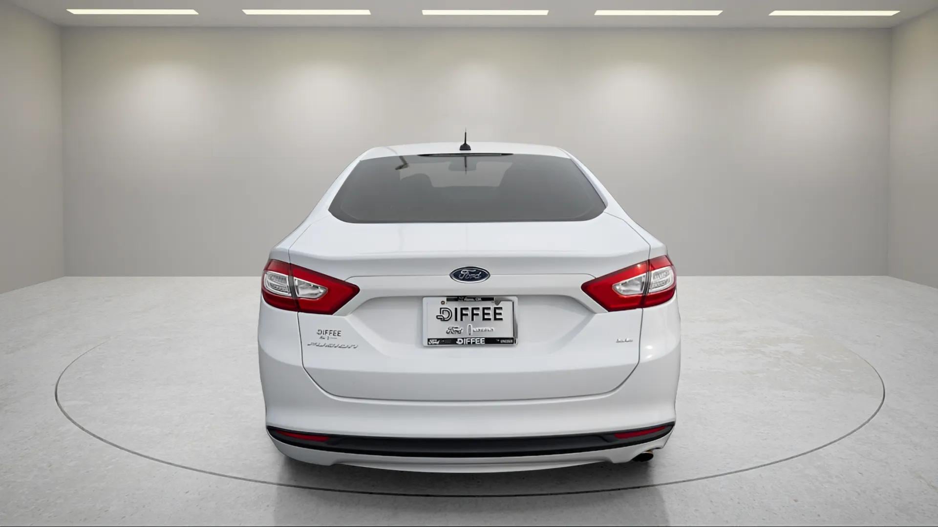 2013 Ford Fusion SE photo 3