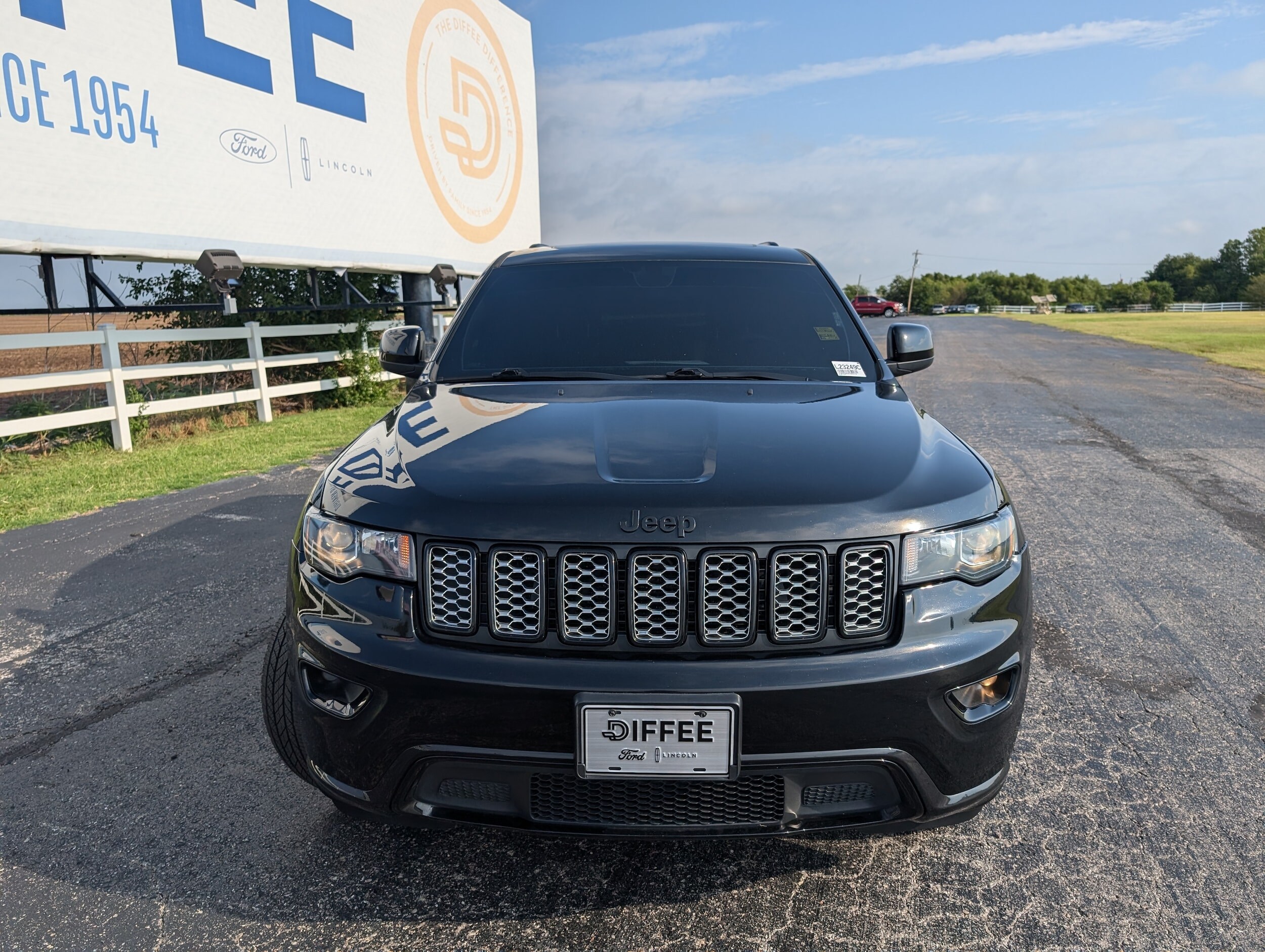 Used 2019 Jeep Grand Cherokee Altitude with VIN 1C4RJFAG3KC562172 for sale in El Reno, OK