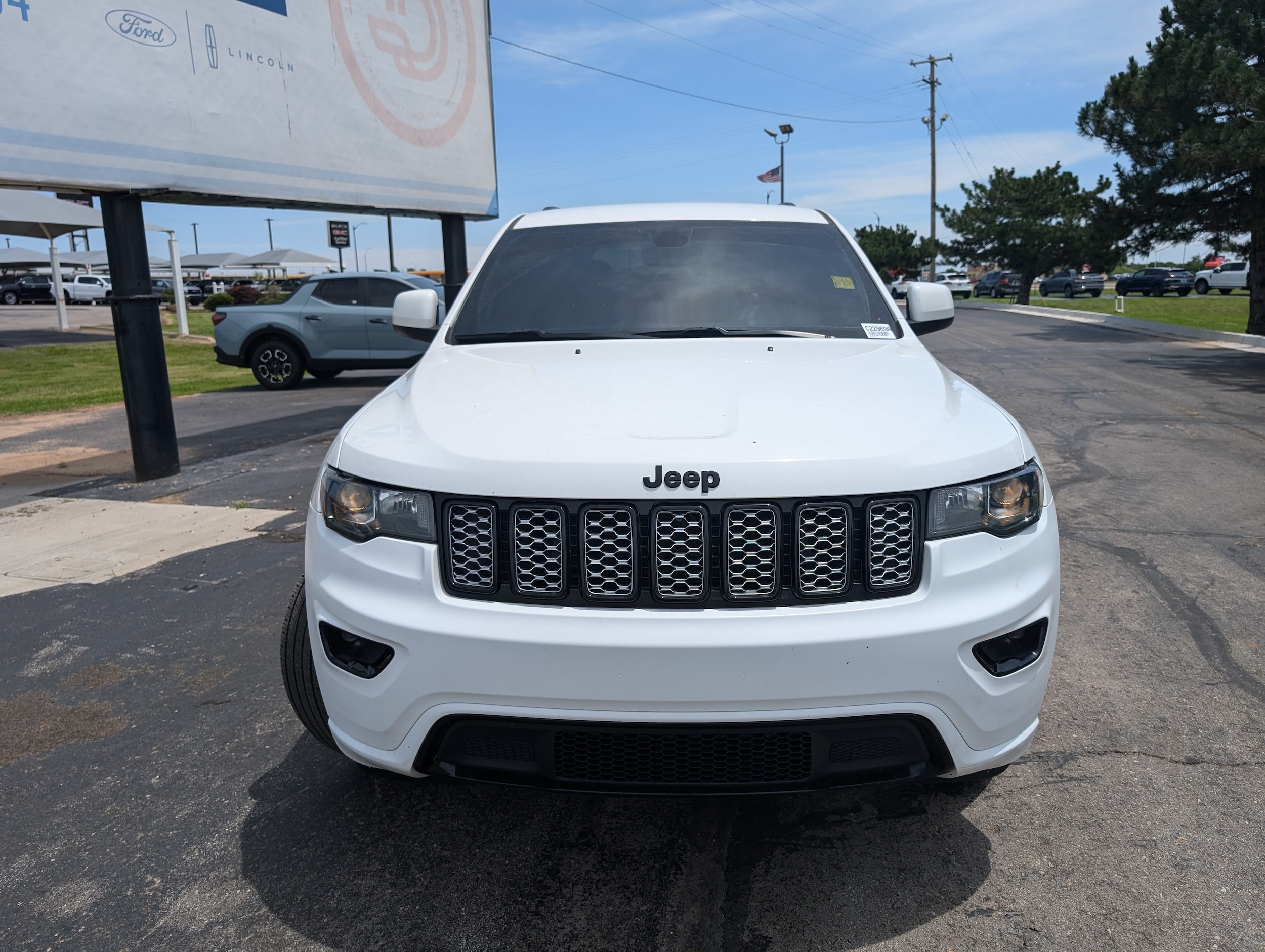 Used 2018 Jeep Grand Cherokee Altitude with VIN 1C4RJFAG5JC408299 for sale in El Reno, OK
