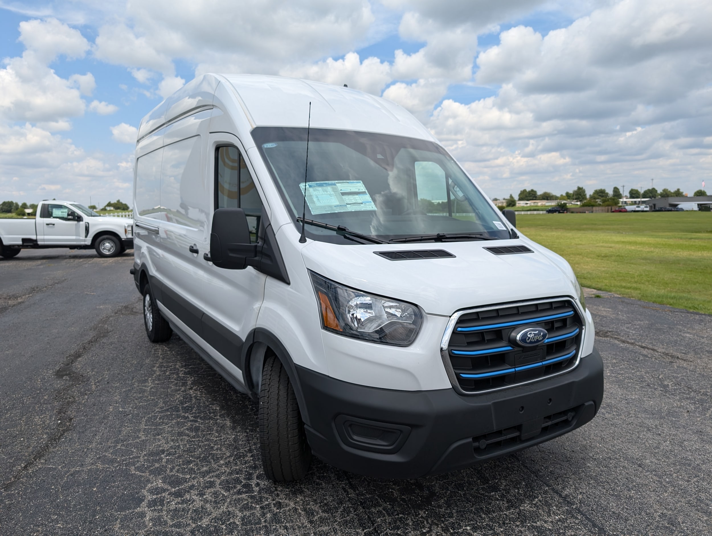 2023 Ford Transit photo 3