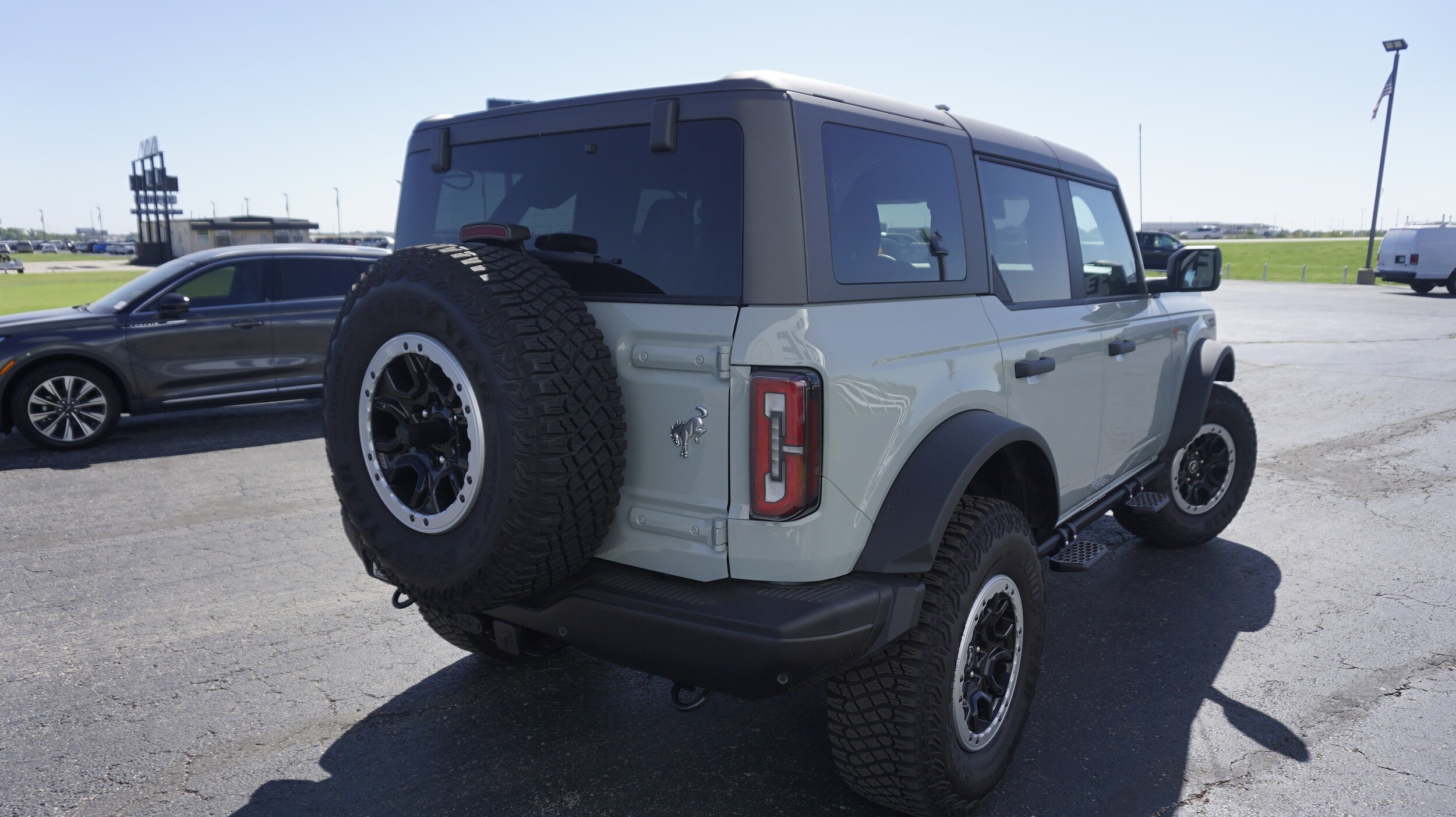 2023 Ford Bronco Badlands photo 4