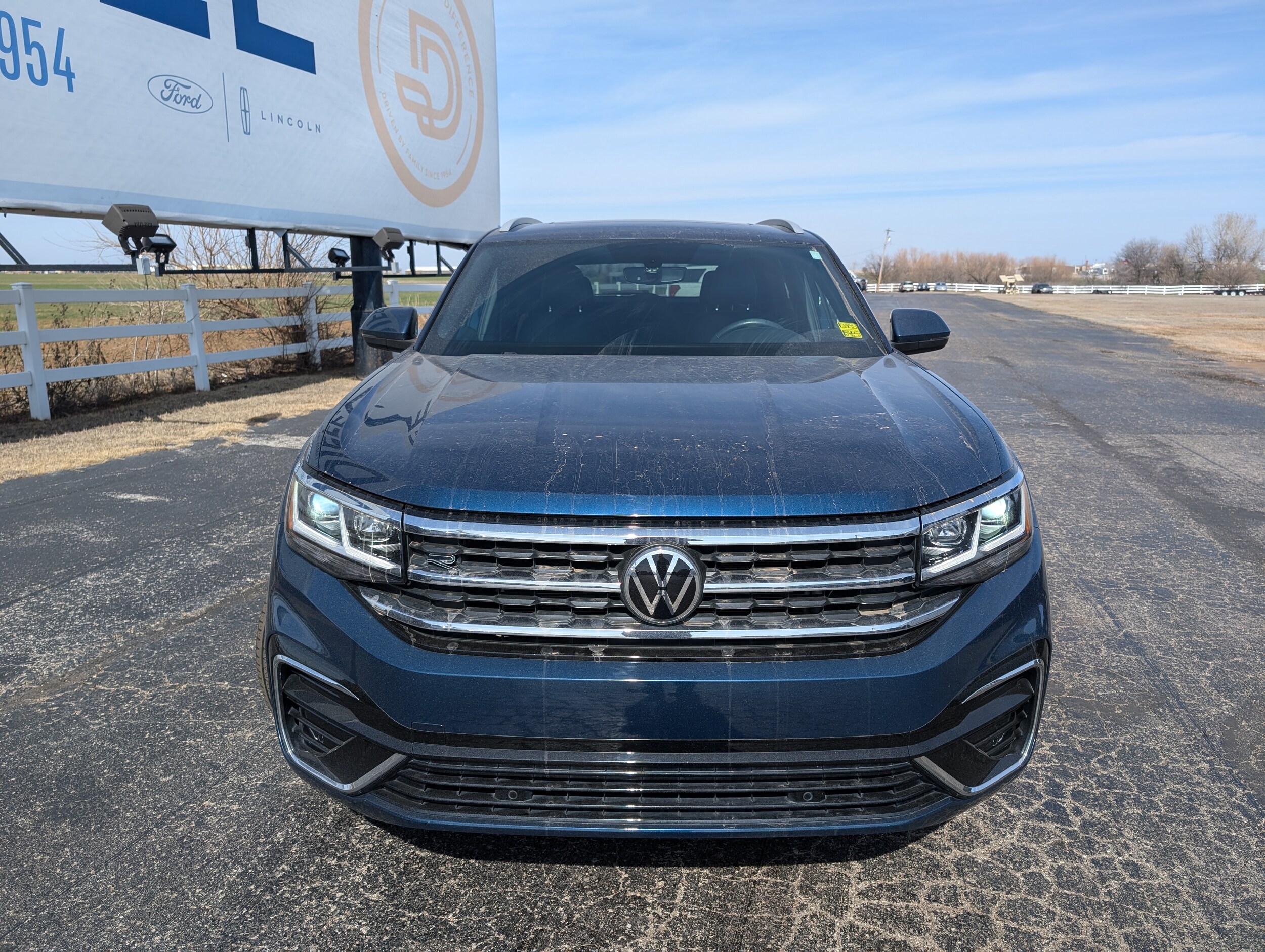 Used 2021 Volkswagen Atlas Cross Sport SE w/Tech R-Line with VIN 1V2RE2CA8MC219476 for sale in El Reno, OK