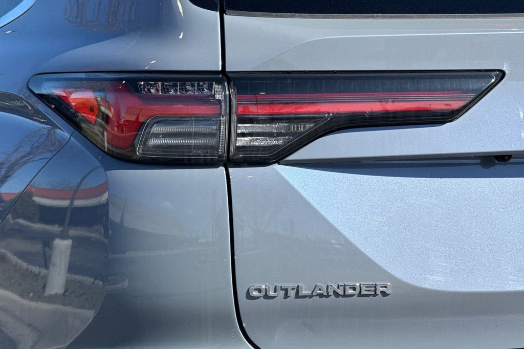 2026 Mitsubishi Outlander SE - Photo 26