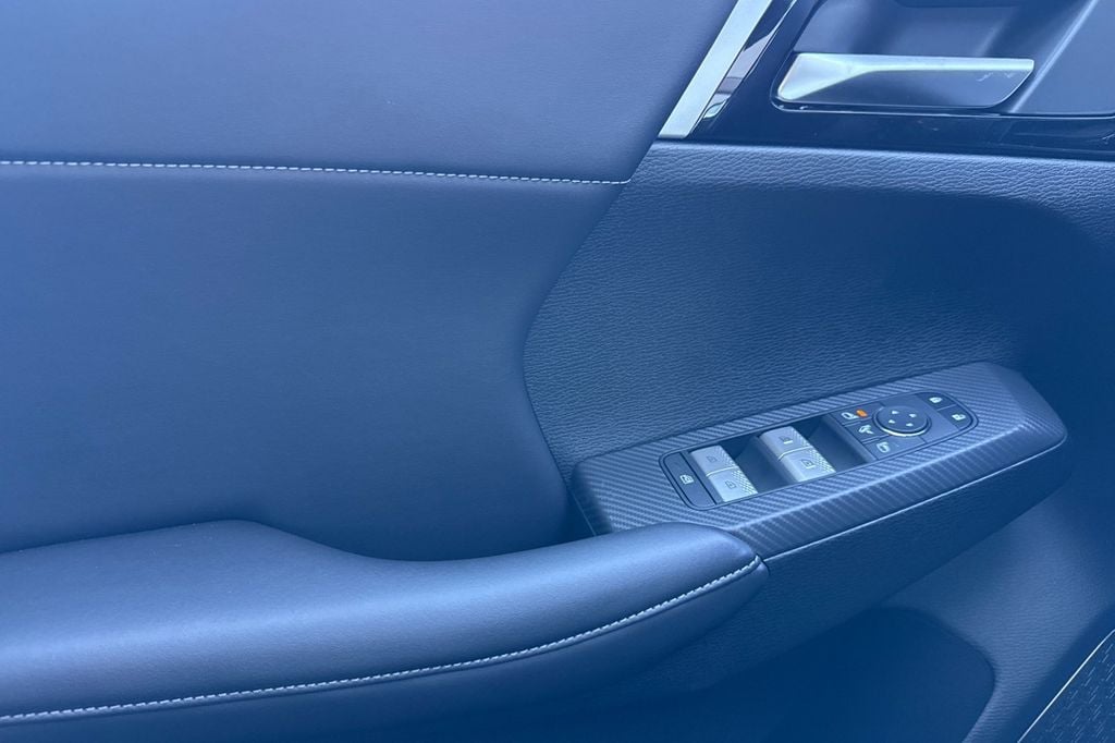 2026 Mitsubishi Outlander SE - Photo 11