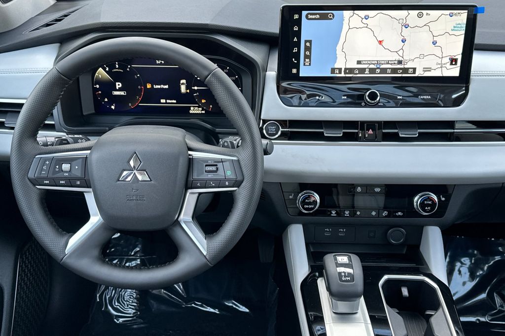 2026 Mitsubishi Outlander SE - Photo 13