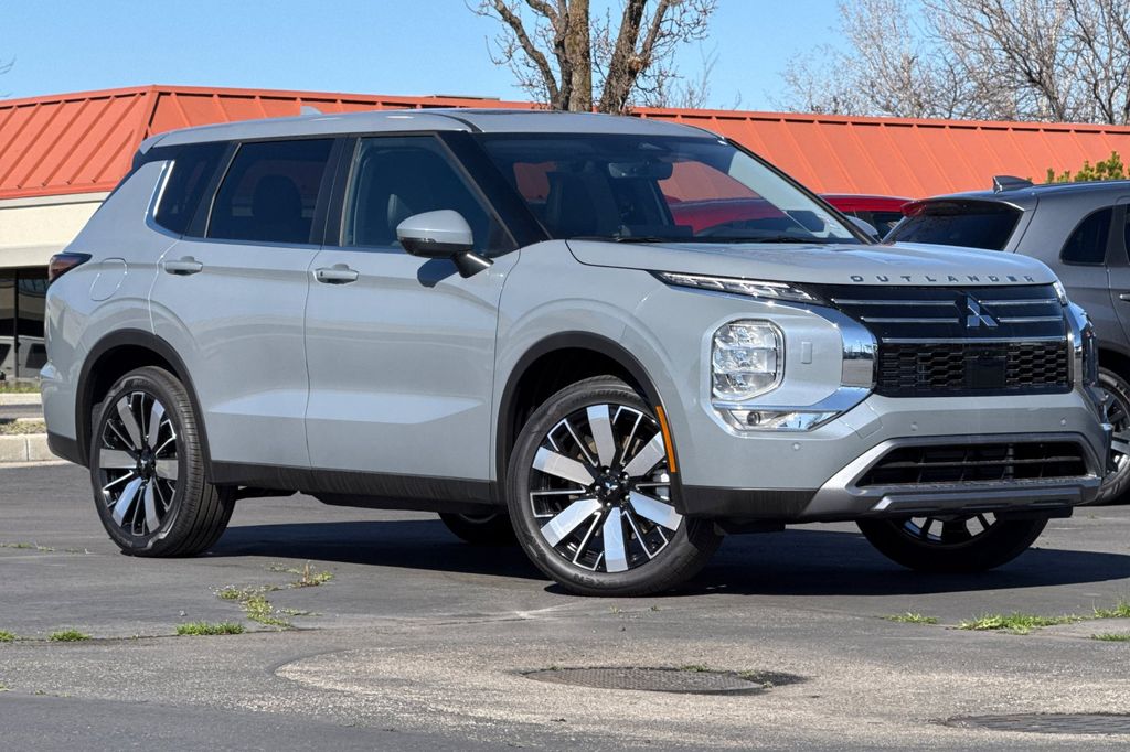 2026 Mitsubishi Outlander SE S-AWC's photo