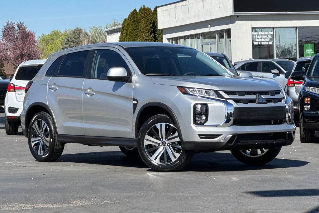 2026 Mitsubishi Outlander Sport 2.0 ES AWC CVT's photo