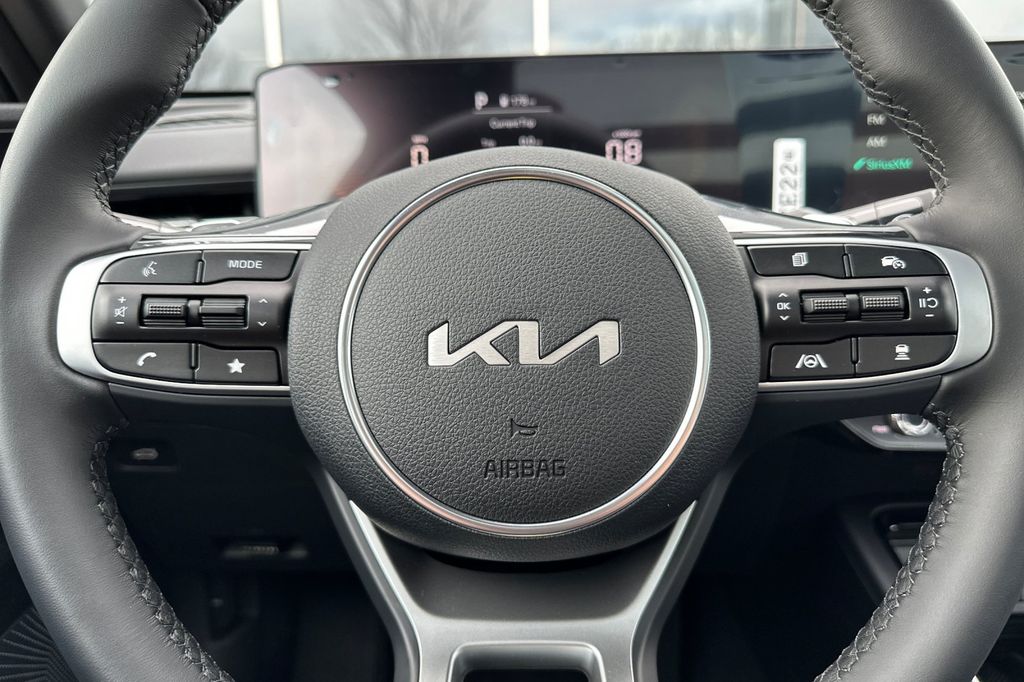 2026 Kia K5 GT - Photo 24