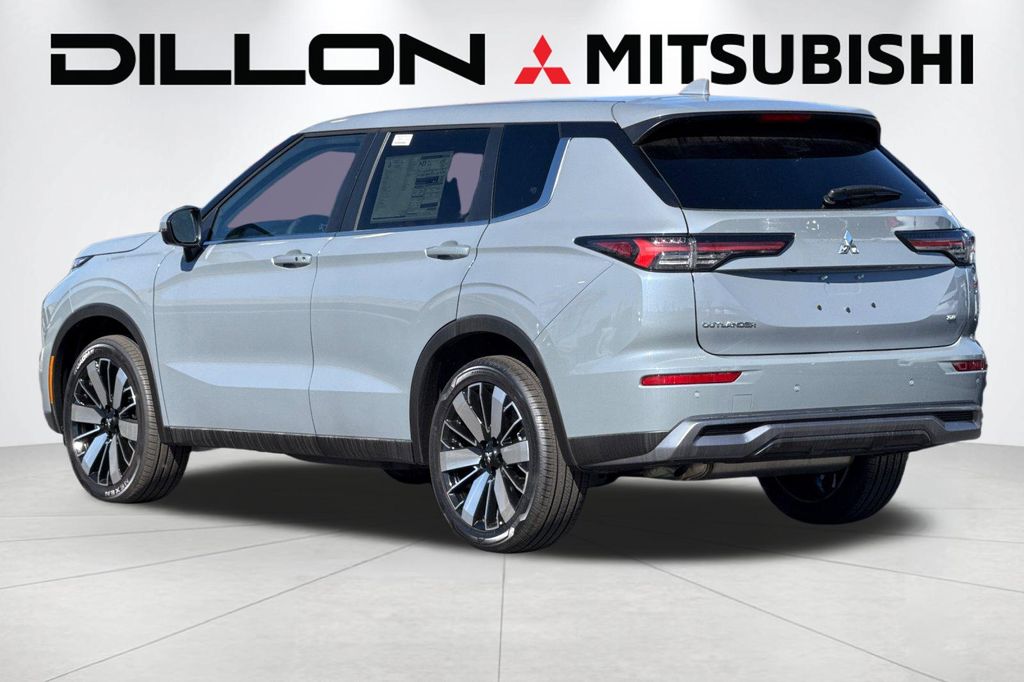 2026 Mitsubishi Outlander SE - Photo 6