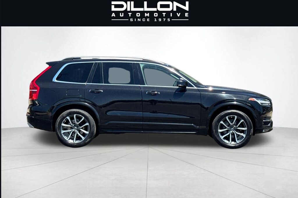 Used 2017 Volvo XC90 T6 Momentum SUV
