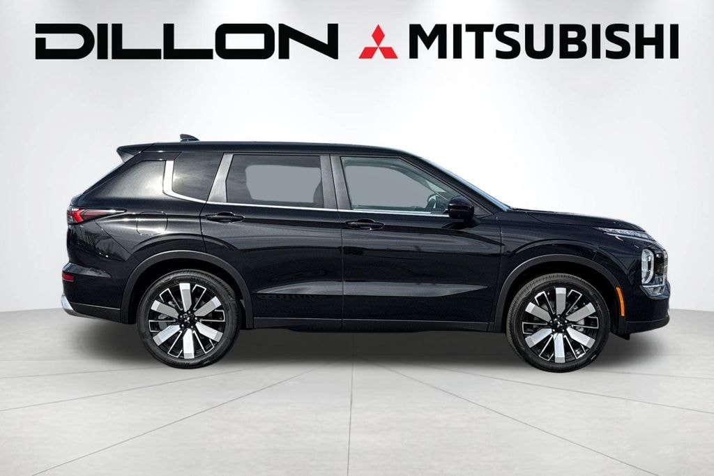 New 2026 Mitsubishi Outlander SE SUV