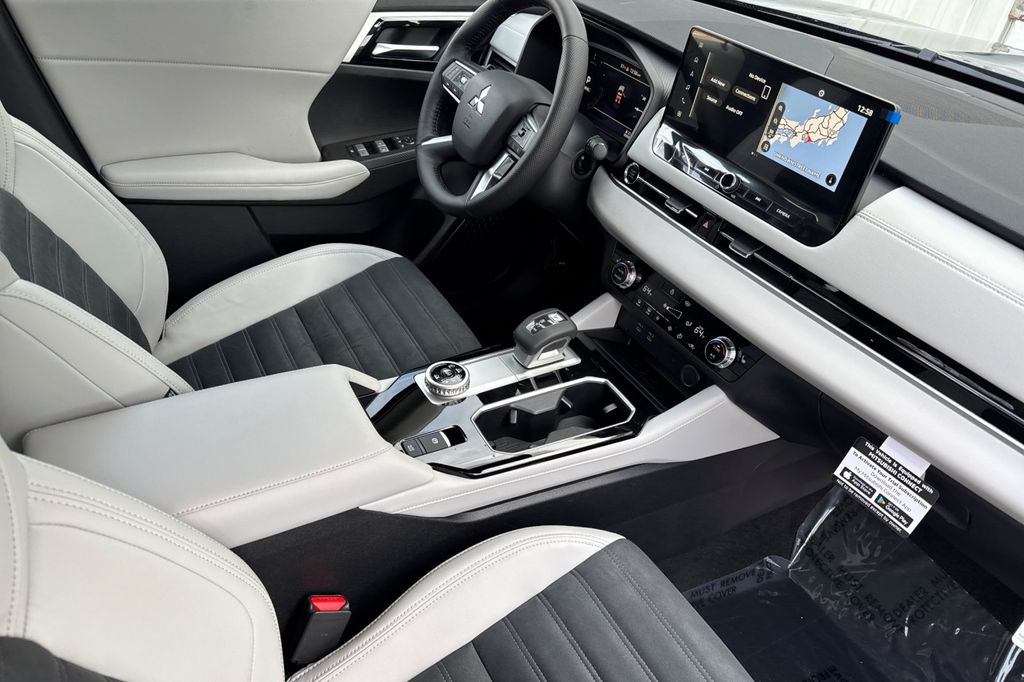 2026 Mitsubishi Outlander SE - Photo 15