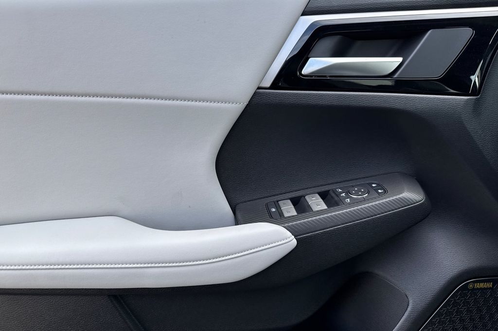 2026 Mitsubishi Outlander SE - Photo 12