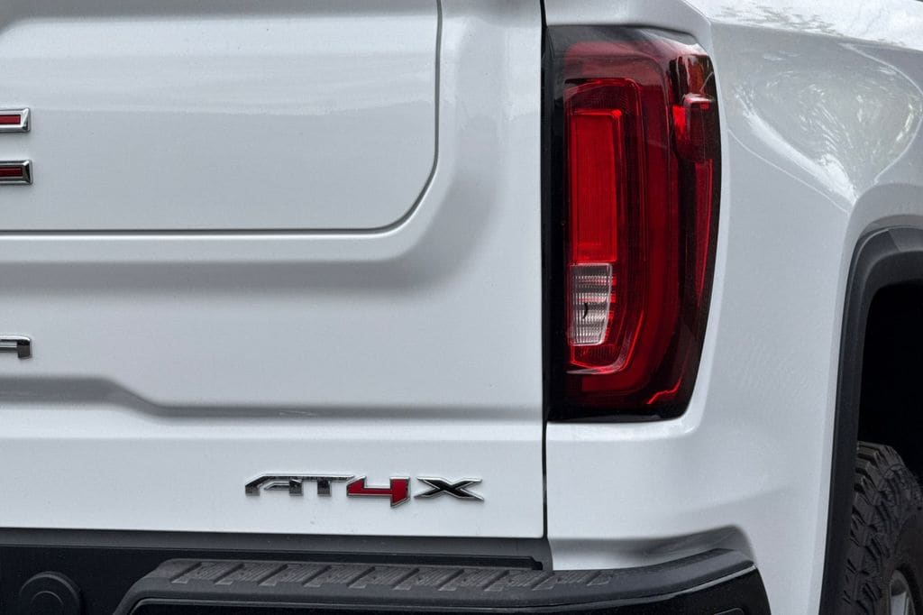 2024 GMC Sierra 1500 AT4X - Photo 23