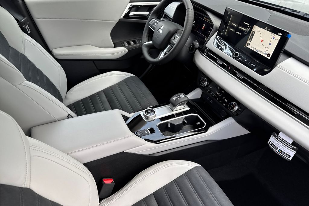 2026 Mitsubishi Outlander SE - Photo 16
