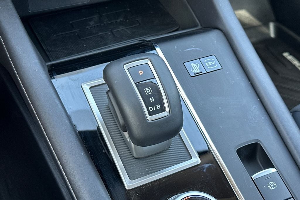 2025 Mitsubishi Outlander Plug-in Hybrid SE - Photo 21