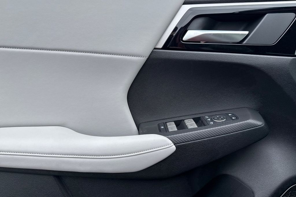 2026 Mitsubishi Outlander SE - Photo 11
