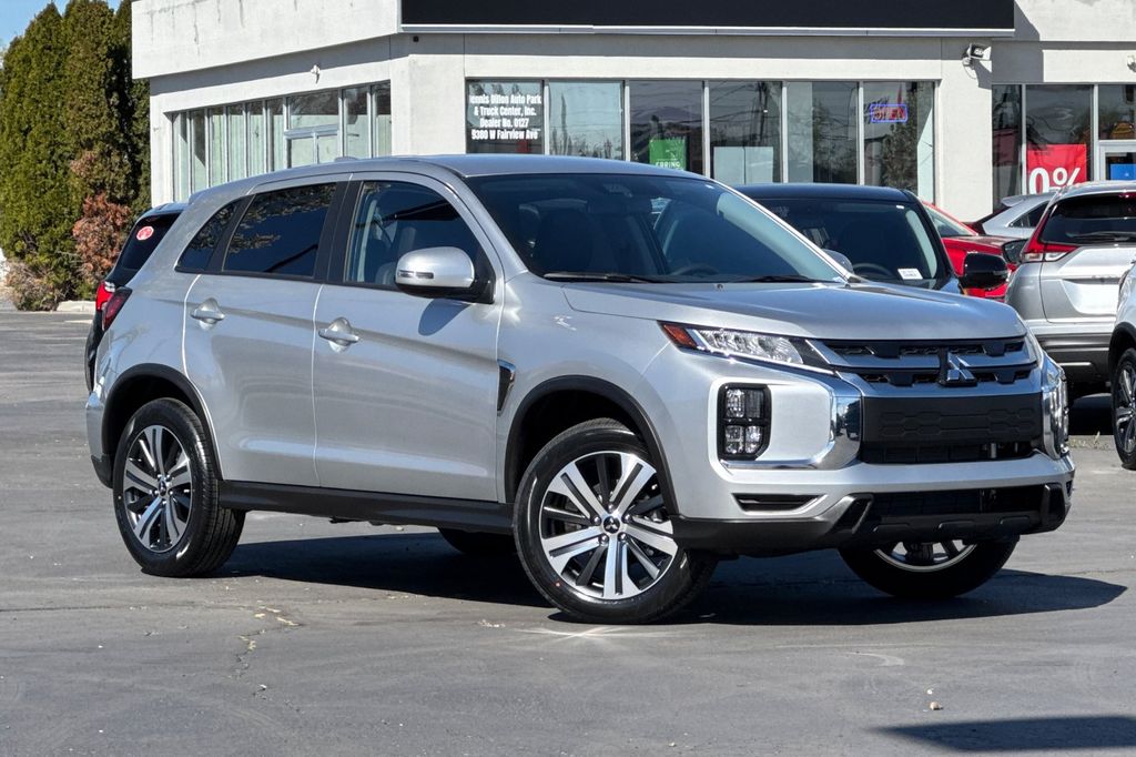 2026 Mitsubishi Outlander Sport 2.0 SE AWC CVT's photo