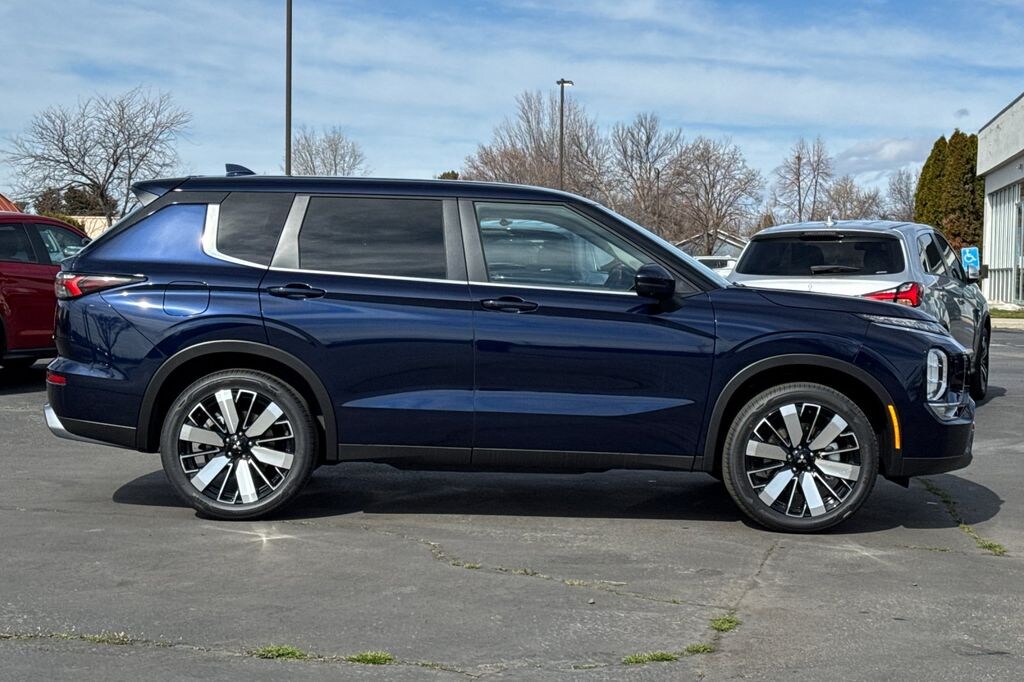 New 2026 Mitsubishi Outlander SE SUV