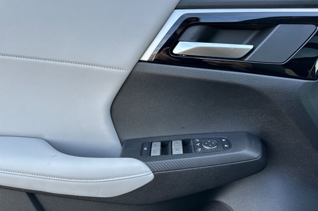 2026 Mitsubishi Outlander SE - Photo 10