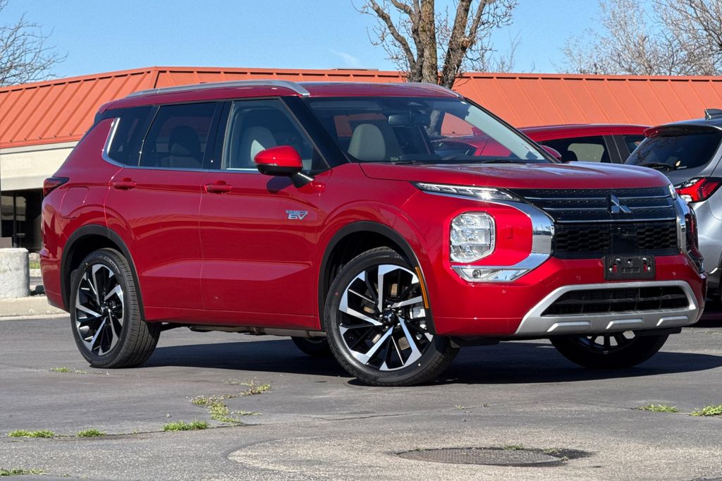 2025 Mitsubishi Outlander Plug-in Hybrid SEL S-AWC's photo