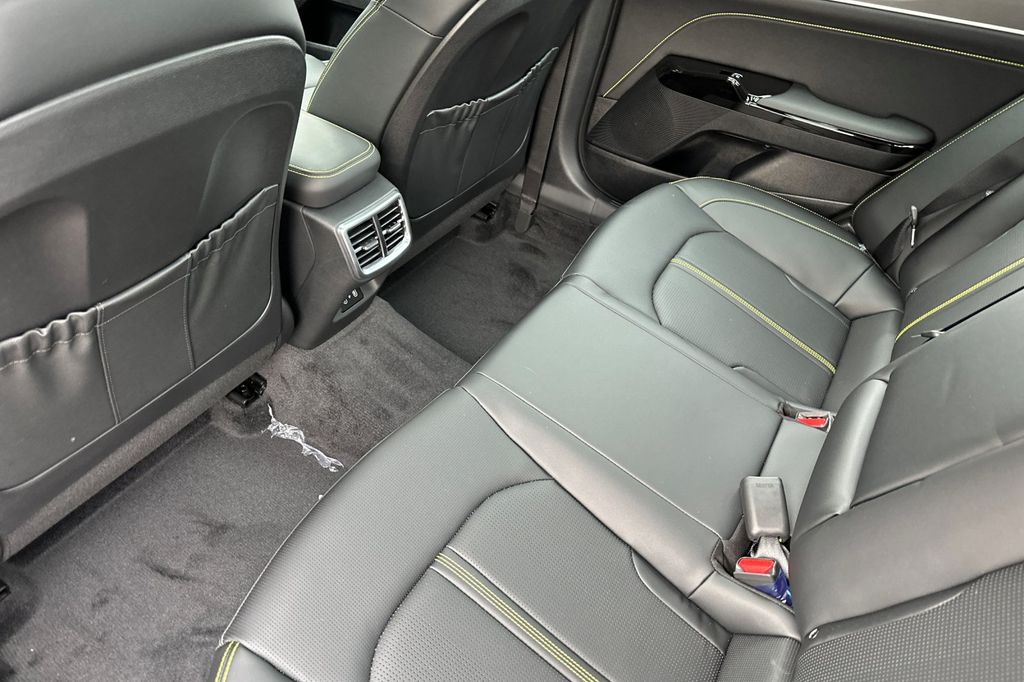 2026 Kia K5 GT - Photo 13