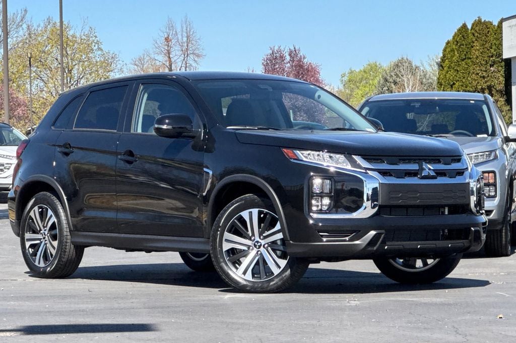 2026 Mitsubishi Outlander Sport 2.0 SE AWC CVT's photo