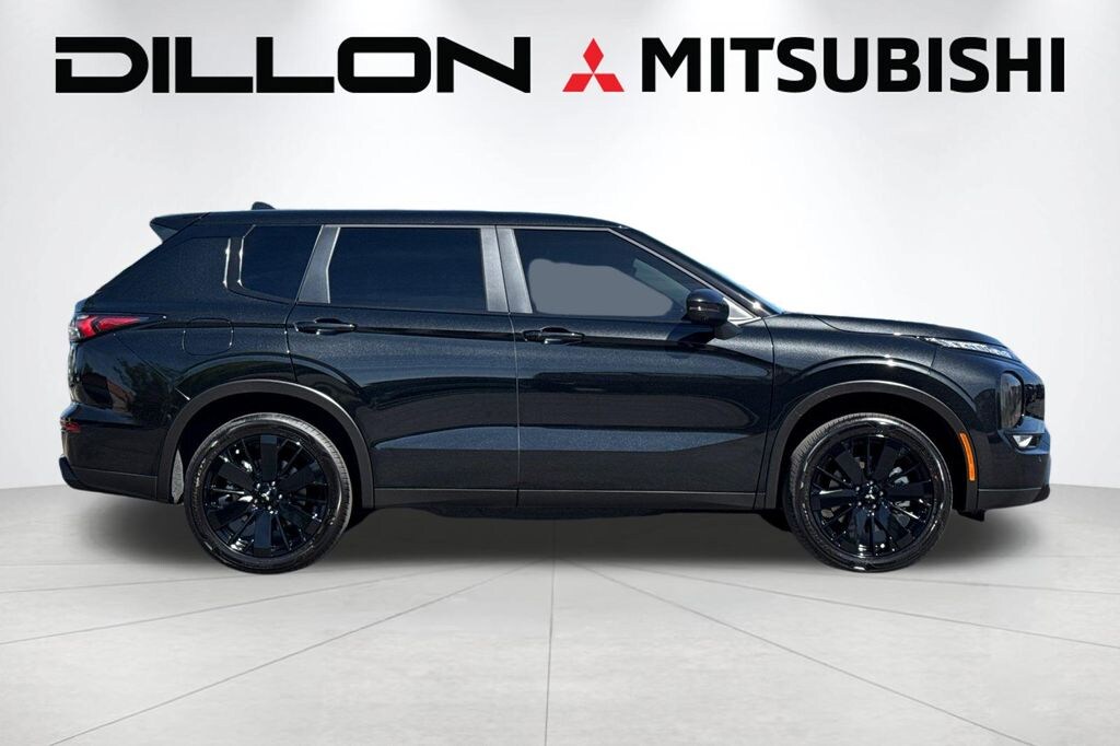 New 2026 Mitsubishi Outlander SE SUV