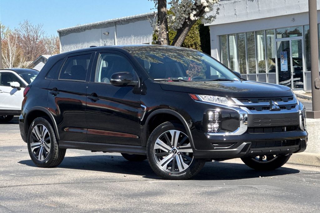 2026 Mitsubishi Outlander Sport 2.0 SE AWC CVT's photo