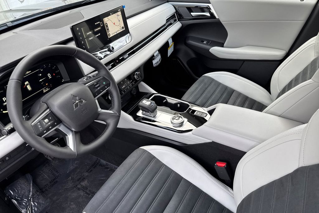2026 Mitsubishi Outlander SE - Photo 3