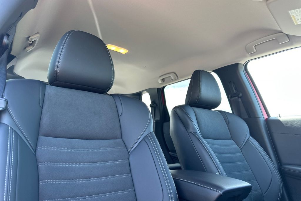 2025 Mitsubishi Outlander Plug-in Hybrid SE - Photo 16