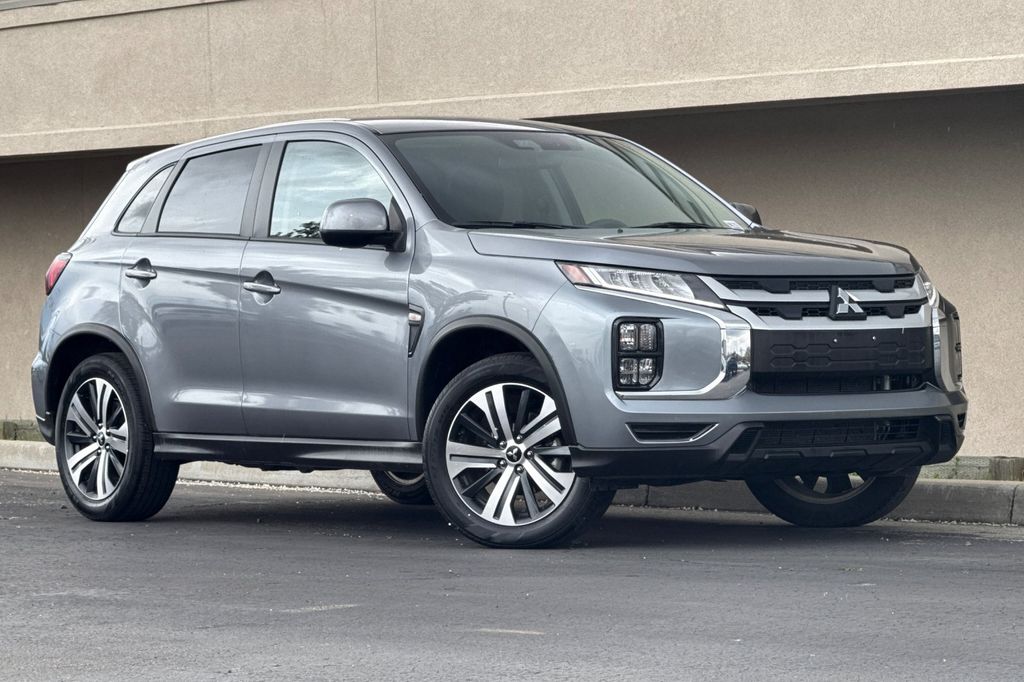 2025 Mitsubishi Outlander Sport 2.0 ES AWC CVT's photo