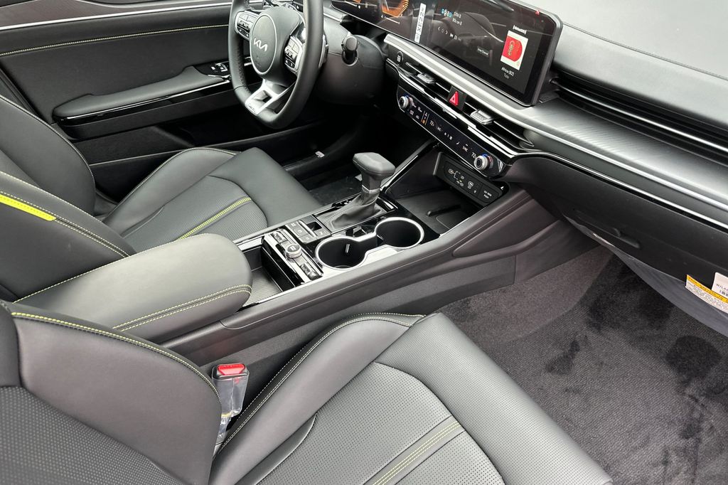 2026 Kia K5 GT - Photo 16