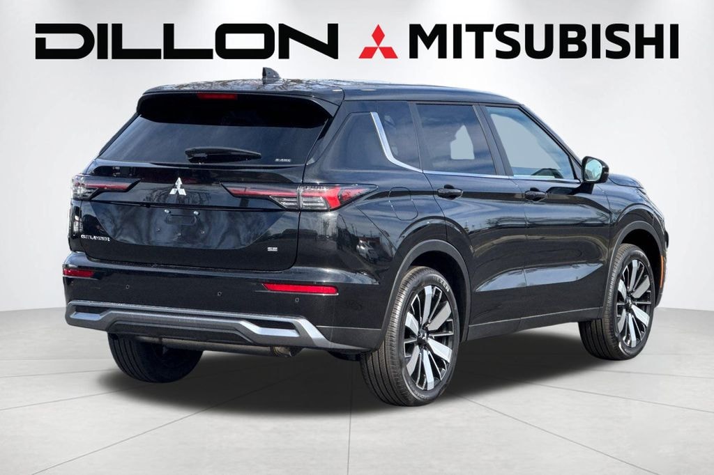 New 2026 Mitsubishi Outlander SE SUV