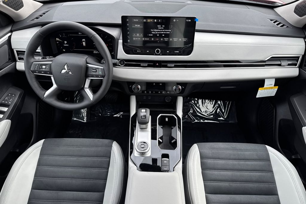 2026 Mitsubishi Outlander SE - Photo 13