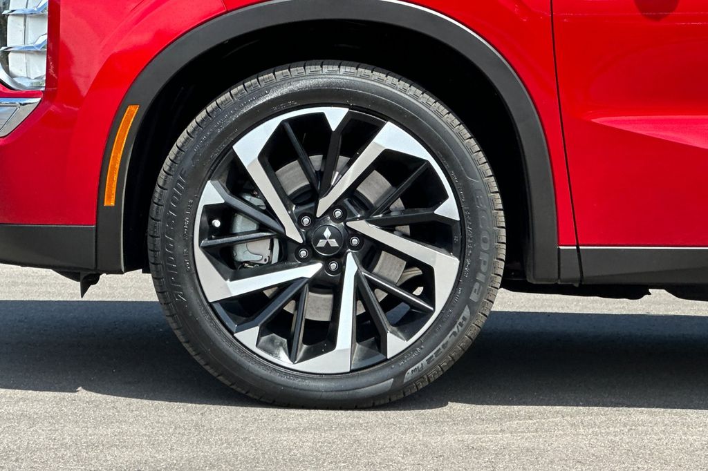2025 Mitsubishi Outlander Plug-in Hybrid SE - Photo 26