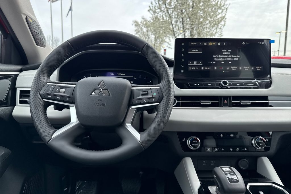 2026 Mitsubishi Outlander SE - Photo 14