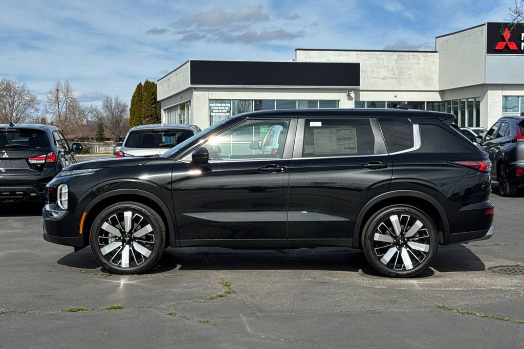 2026 Mitsubishi Outlander SE - Photo 9
