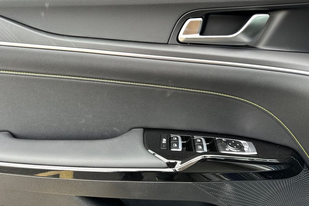 2026 Kia K5 GT - Photo 12