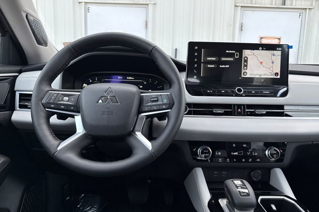 2026 Mitsubishi Outlander SE - Photo 14