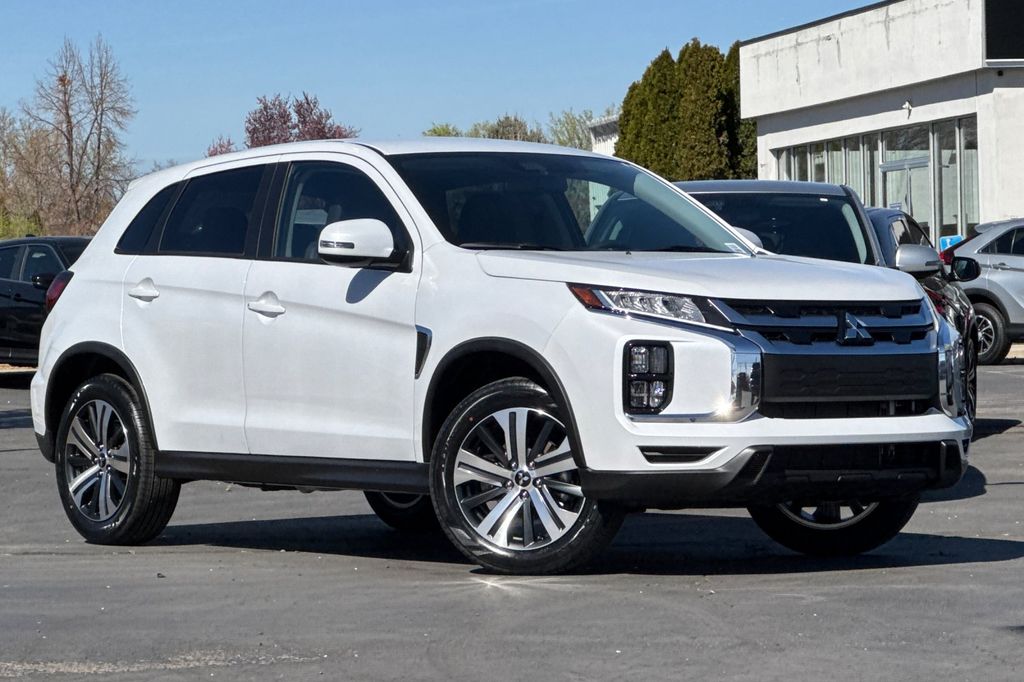 2026 Mitsubishi Outlander Sport 2.0 SE AWC CVT's photo
