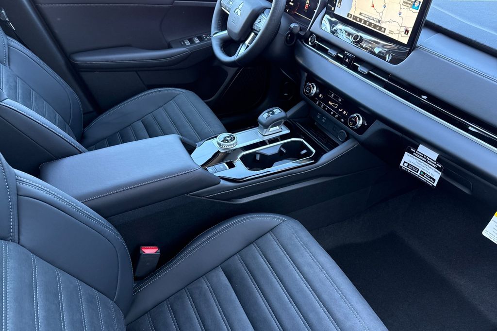 2026 Mitsubishi Outlander SE - Photo 16