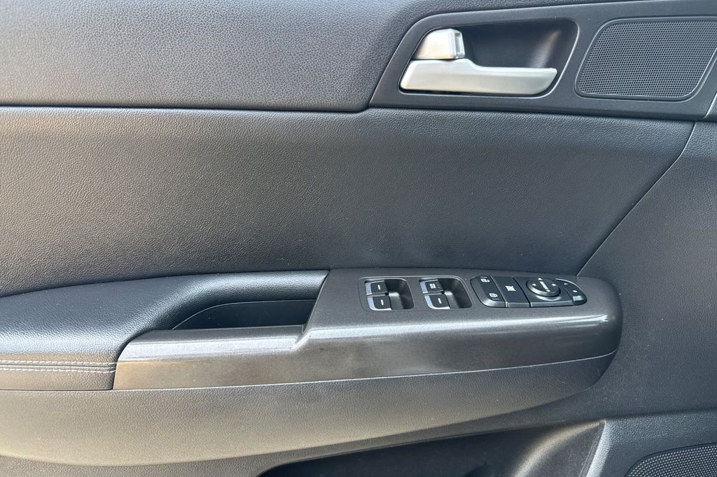 2017 Kia Sportage EX - Photo 11
