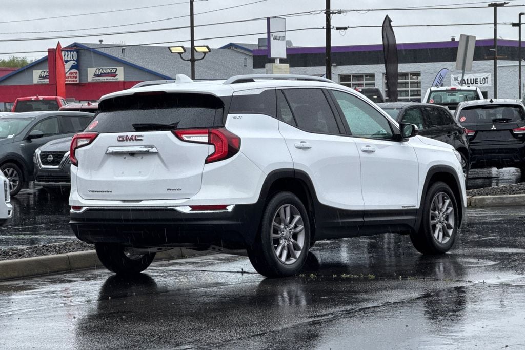 Used 2024 GMC Terrain SLT SUV