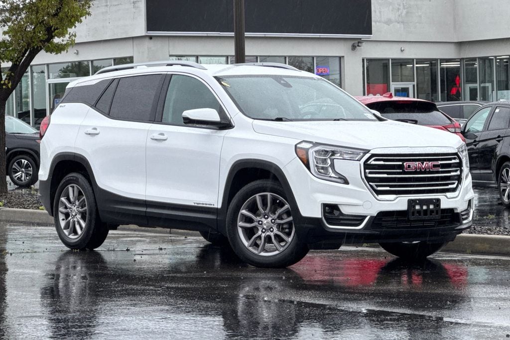 Used 2024 GMC Terrain SLT SUV