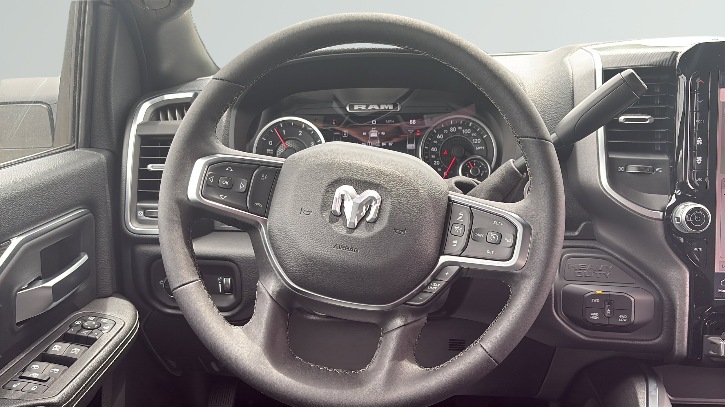 2026 RAM 3500 Big Horn - Photo 12