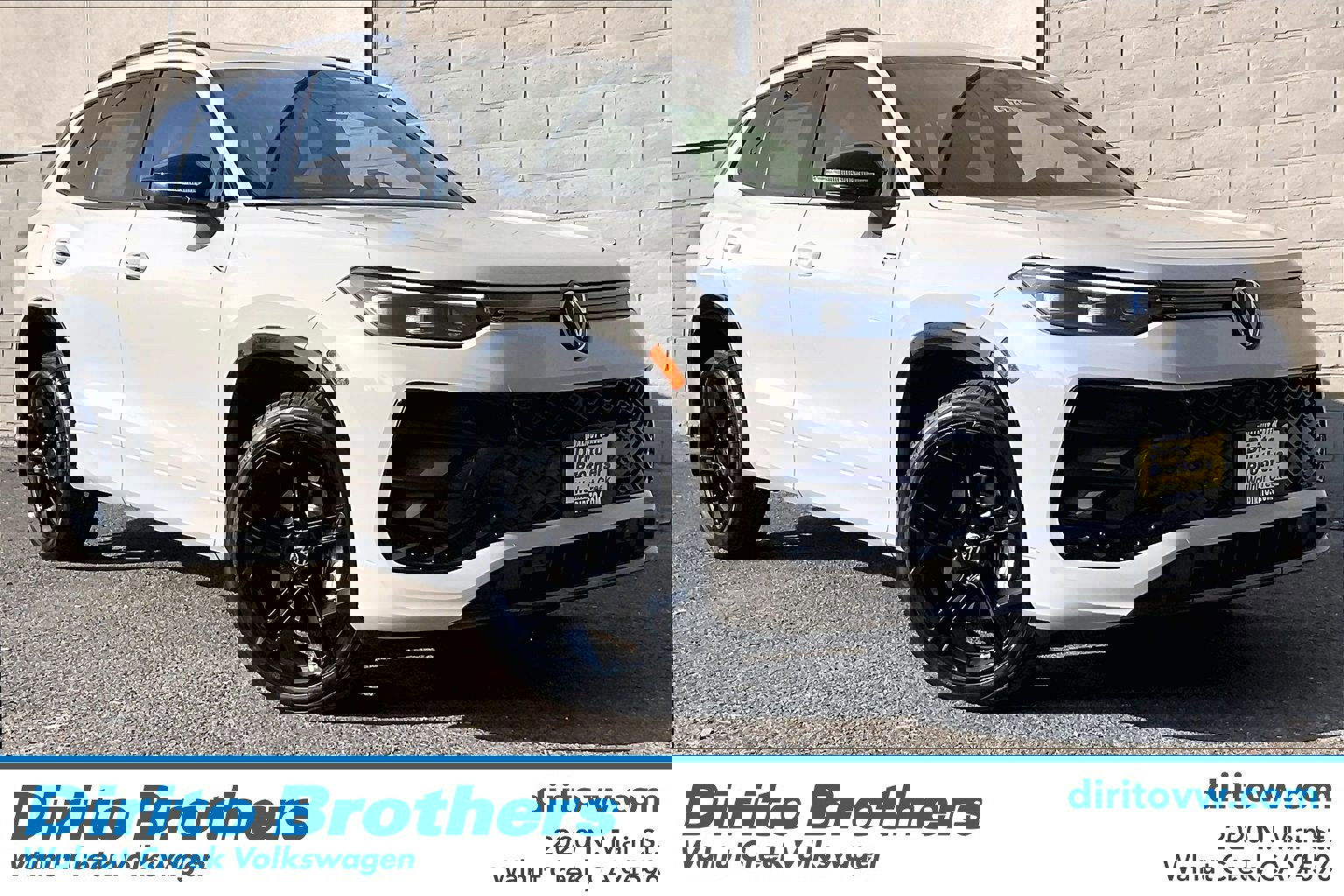 2026 Volkswagen Tiguan SE R-LINE BLACK's photo